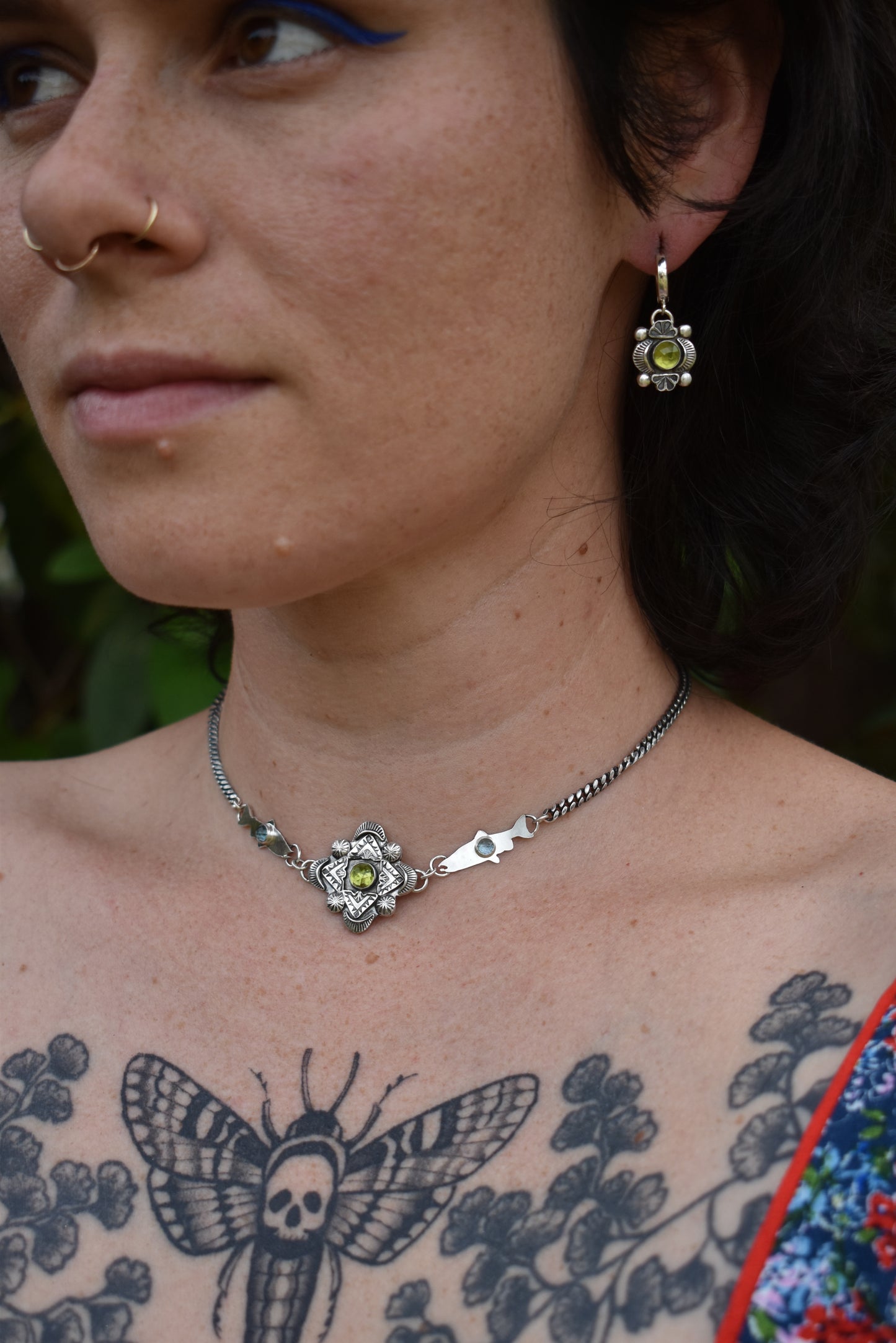 Swimming to the Middle Choker