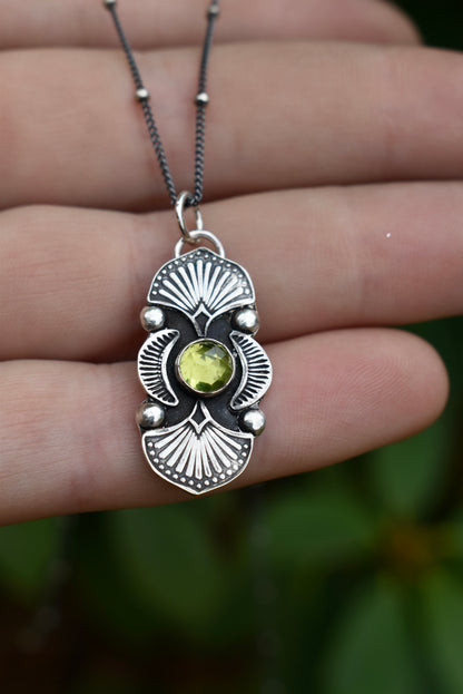 Peridot Bloom Gemmy Pendant