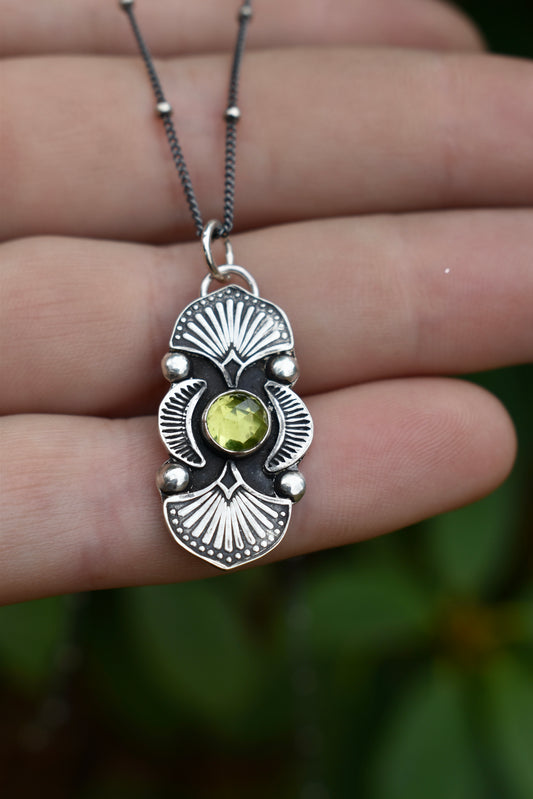 Peridot Bloom Gemmy Pendant