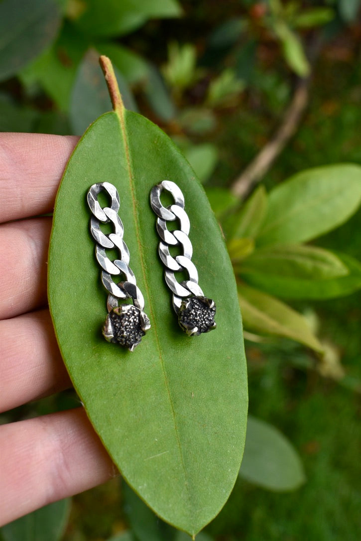 Dogwood Cast Curb Chain Earrings